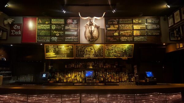 Top 5 Bars In Hollywood - Surly Goat to Indulge in Beers And Enjoy The Classic Movies