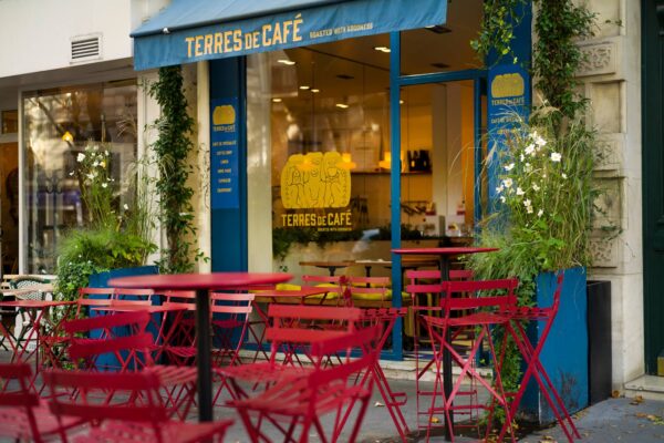 Parisian Café - Terres De Café is A Paris Cafeteria With Very Good Baristas And Good Coffee