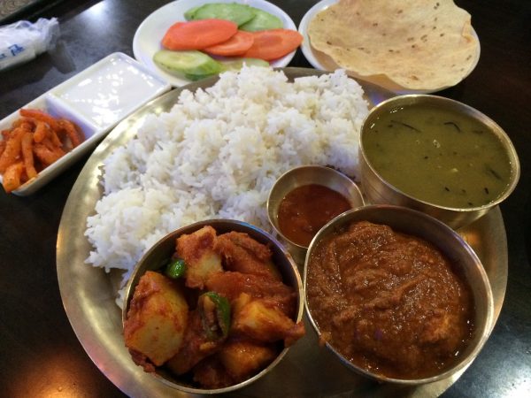South Korea travel Tips - Everest Curry World Restaurant Sells Nice Indian Cuisine