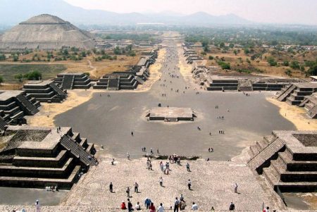 Attractions in Mexico - Pirámides de Teotihuacán Are Famous Archaeological Architecture
