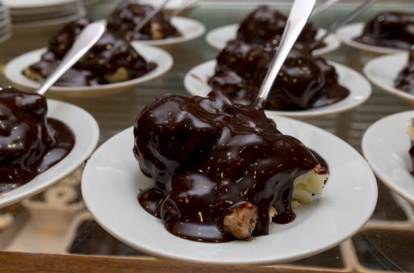 Best Places to Eat Desserts in Istanbul - Profiterole From Nazar Humble Shop