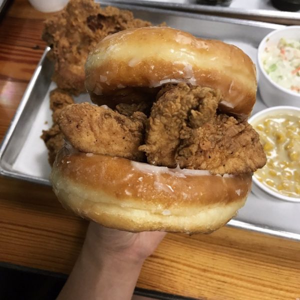 Chicago Diners - Do-Rite Donuts & Chicken Offers Deep-Fried Chicken And Sugary Donut Halves
