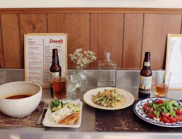 Chicago Diners - Dove’s Luncheonette is Best For Tex-Mex Style And Retro Design