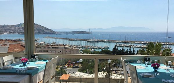 Best Restaurants in Kusadasi - Liman Balik is A Seafood Restaurant With Nice View of The Harbour