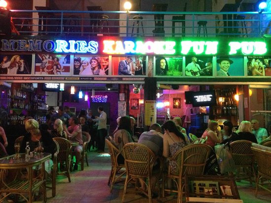Top Bars in Bodrum - Memories & Horribles Karaoke Pub Has Good Prices