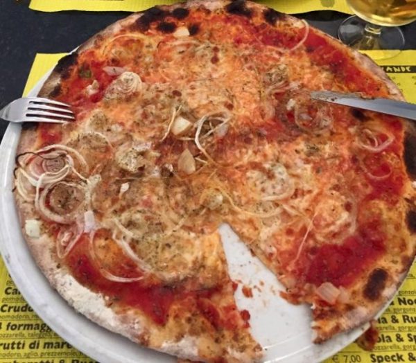 What To Do in Italy - Superpizza Offers Some of The Best Pizza in Milan Located Near Porta Romana