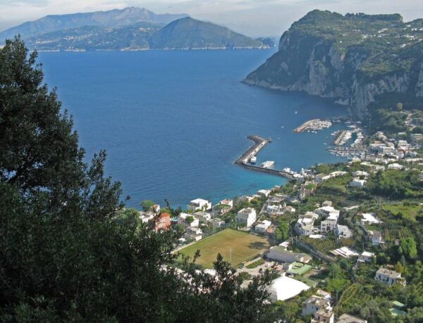 Top Visiting Places in Rome - Capri is A Lovely Area With Many Restaurants