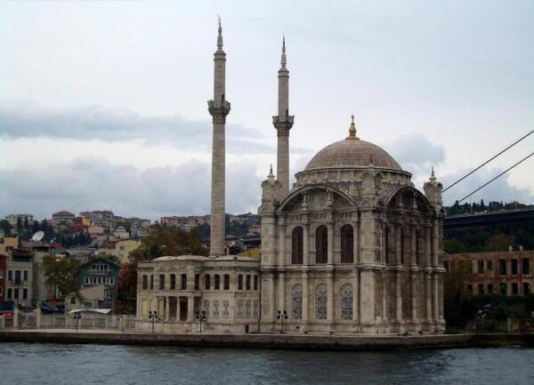 The Most Famous Mosques in Istanbul - Dolmabahçe Mosque Built By Sultan Abdülmecid I