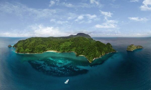 Travel Guide Costa Rica - Cocos Island A Very Popular Spot Among Divers