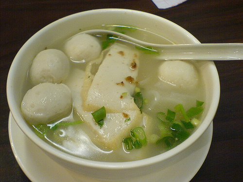 What to See in Hong Kong - Fish ball noodles With Dumplings