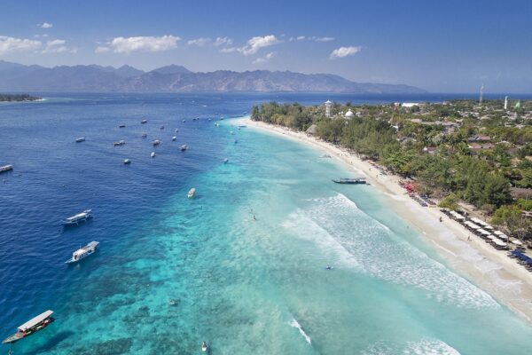 Best Beaches in Indonesia - Gili Islands With Excellent Diving and Swimming Facilities
