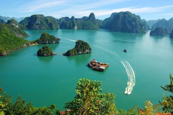 What to Do in Vietnam - Ha long