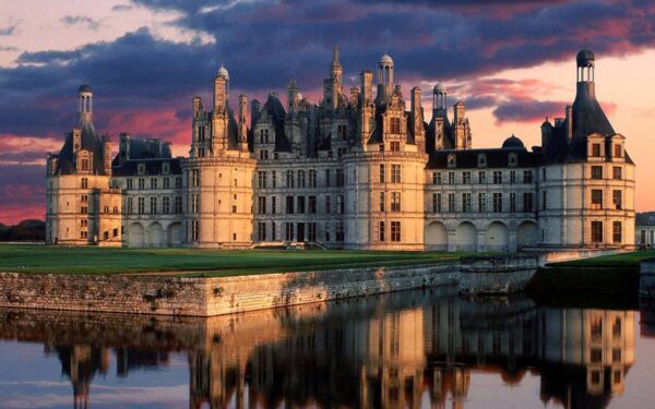 France Travel Tips - Loire Valley Châteaux A Beautiful Palace And A Historic Area