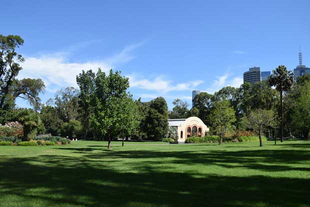 Melbourne Attractions - Fitzroy Gardens A Beautiful Public Park
