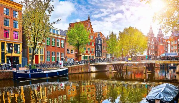 Travel Guide Netherlands - Amsterdam One of The Most Popular Tourist Destinations in Europe