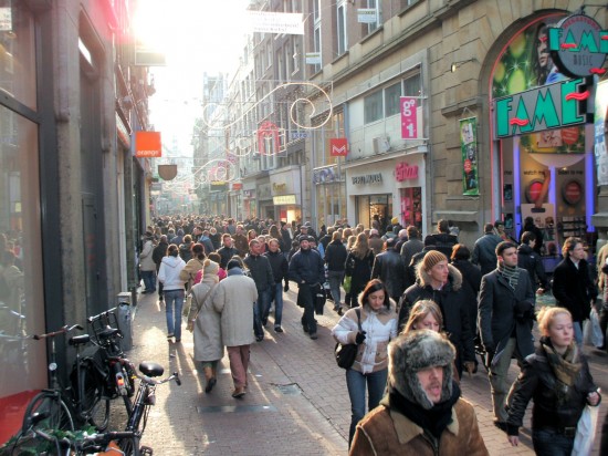 Travel Guide Netherlands - Kalverstraat & Vlooienmarkt Shops For Luxury Clothing Brands