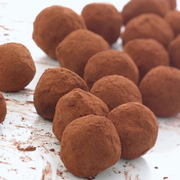 The Best Irish Desserts - Irish Cream Chocolate Truffles Mixed With Bailey's Irish drink