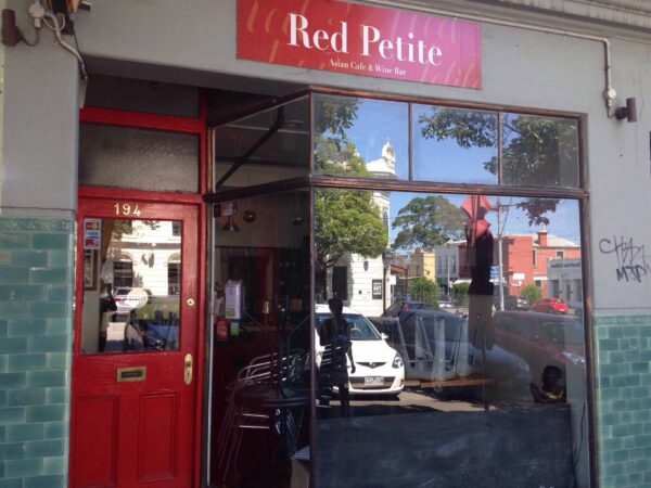 Travel Guide Australia - Red Petite Thai Cafe Offers Pad Thai in Clarendon Street