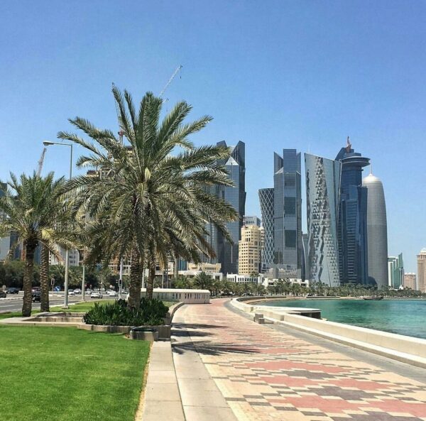 Doha Tourist Attractions - Doha Corniche is 7 km Long And has Exciting Green Landscapes