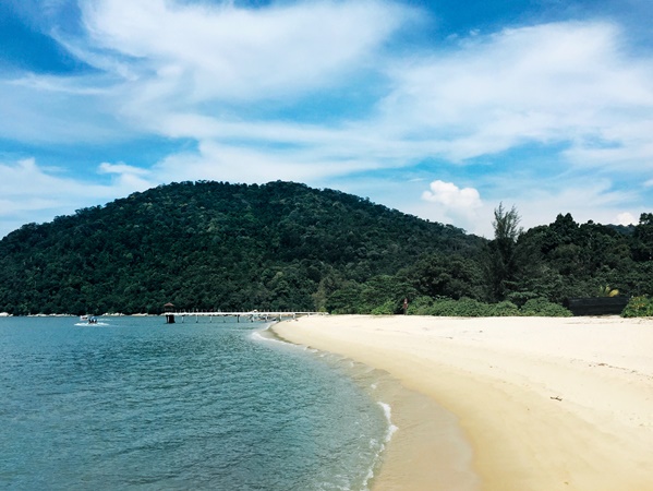 Top Atteactions in Malaysia - Pantai Kerachut has A Very Beautiful White Sandy Beach