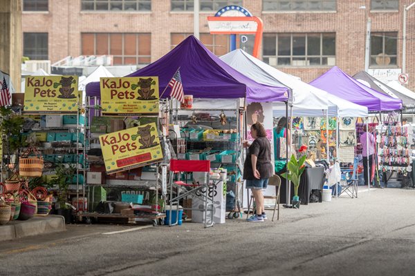 Baltimore Farmers' Market & Bazaar is Under the JFX bridge Between Holliday & Saratoga Streets - Some of The Best Flea Markets in Baltimore