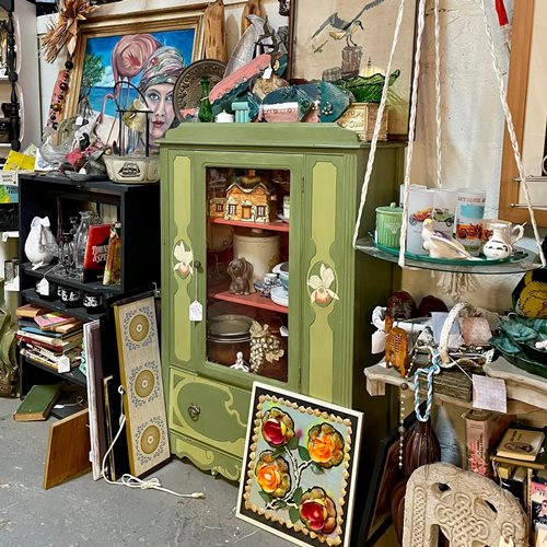 Vintage Roost LLC is Found in The Center of Ybor City - Antique Shops & Flea Markets in Tampa