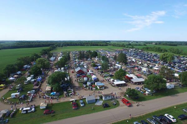 Largest Flea Markets in Minnesota - Wright County Swappers Meet is Located in South Haven