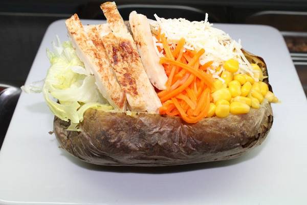 Cheap Family Restaurants in Toledo - Patata y Olé is located Along Tornerías Road and serves assorted Potatoes With Many Toppings