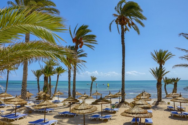 Make Sure to Take a Sunbathe on Hammamet Beach with its Stunning Beauty