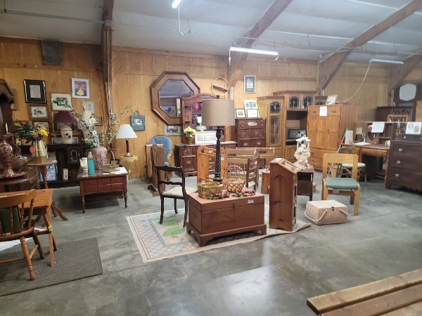 Antique Markets in Kentucky - Traders Mall Flea Market in Paducah with a Dedicated Music Barn