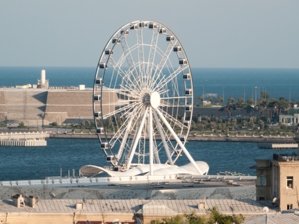 Unique Attractions in Baku - Baku Eye or Baku Ferris Wheel to Have Birds- Eye View of The City