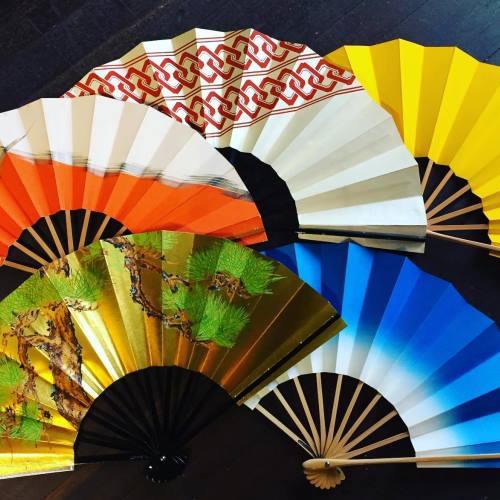 Sensu Folding Hand-Held Fan made in Different Colors - Best Souvenirs from Tokyo