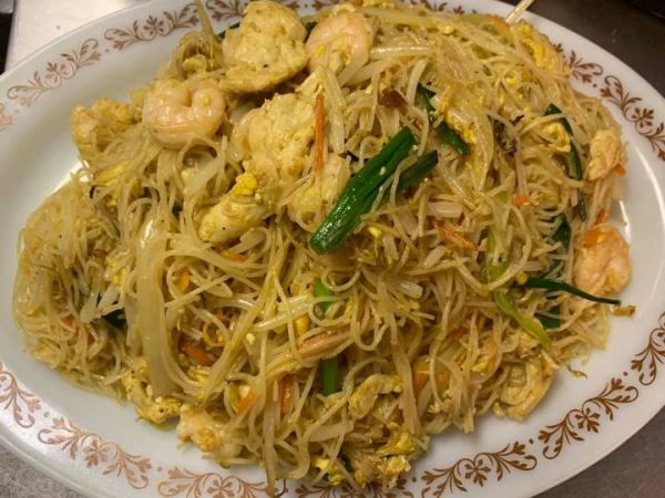 Cheap Food in Singapore - Fried Bee Hoon or Sing Chow Mei Fun is a Budget Food to have in Singapore