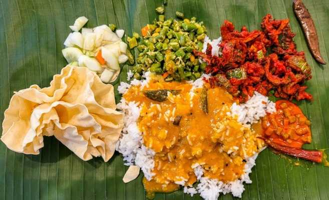 Vegetarian Malaysian Dishes - Banana Leaf is Available in Indian Restaurants and is Very Filling