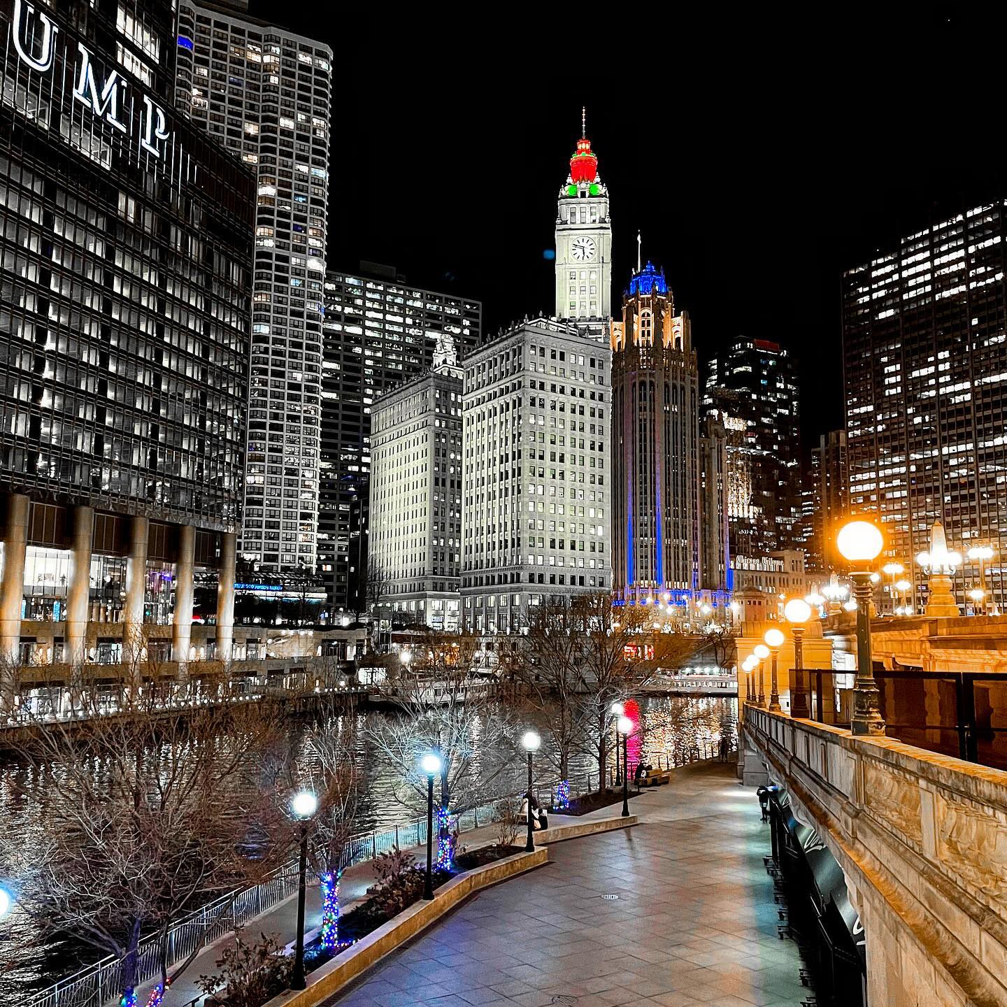 River Walk - It is a pavement near the Chicago River with a picturesque view
