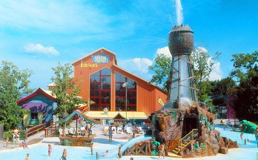 Splash Country Branson MO - It is a complex with an outdoor and indoor Branson waterpark located in Grand Country Resort