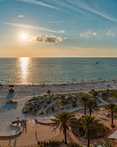 Clearwater Beaches - It is one of the most family-friendly beaches in Orlando, Florida; it has a calm and relaxing atmosphere and is covered with white sand.
