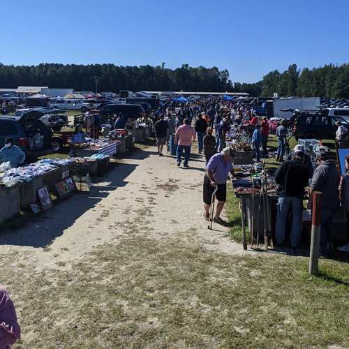 Florence Flea Market Located in the Florence County - Best Outdoor Flea Markets in South Carolina