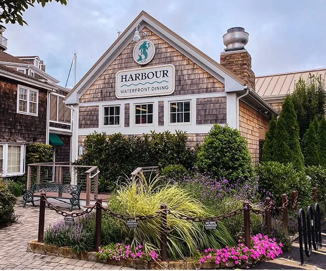 Harbour Restaurant at Canal Square - An American waterfront dining spot in Lewes