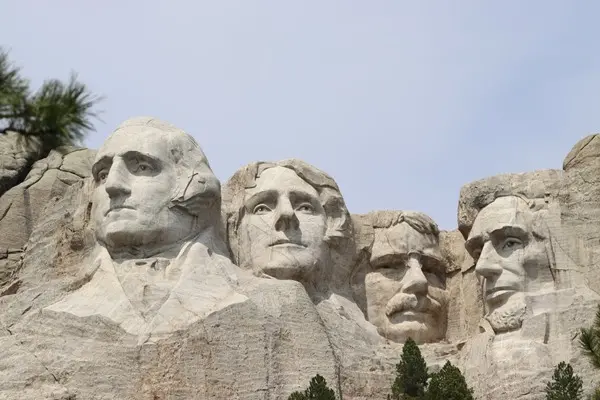 Free Attractions in SD - Mount Rushmore National Memorial Found in Keystone Town