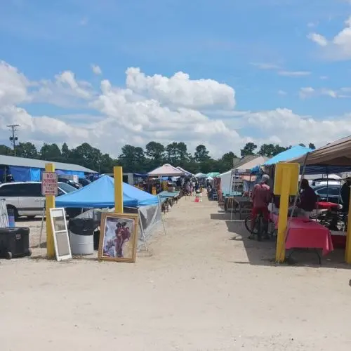 US 1 Metro Flea Market in West Columbia is One of Most Well-Known Outdoor Market for Cheap Items
