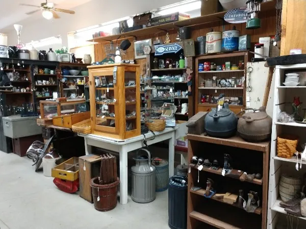 Antique Markets in Ohio - Berlin Village Antique Mall Located in Holmes County