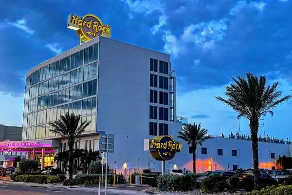 Luxury Hotels in Daytona Beach FL - Hard Rock Hotel Daytona Beach with a Great Entertainment Scene
