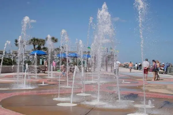 Sun Splash Park Found near the Speedway Boulevard is a Good Place for Picnicking and Having Fun