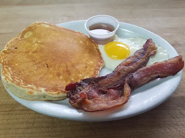 Wren's Café Found on the Merchant Street is one of Best Breakfast Restaurants in Vacaville, CA